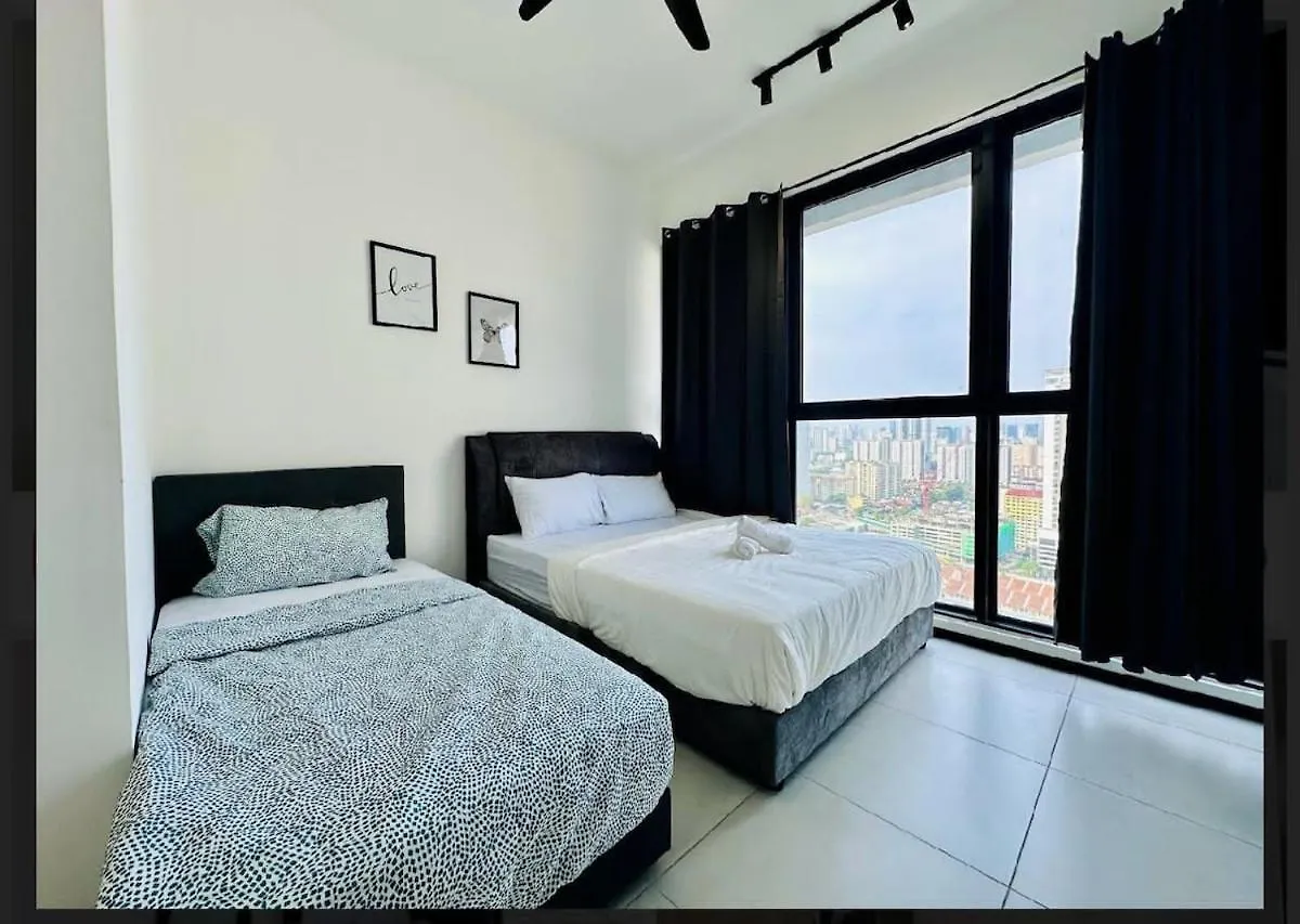 Galaxy 3Br Apartment Comfort Family Stay City View 10Pax contacts
